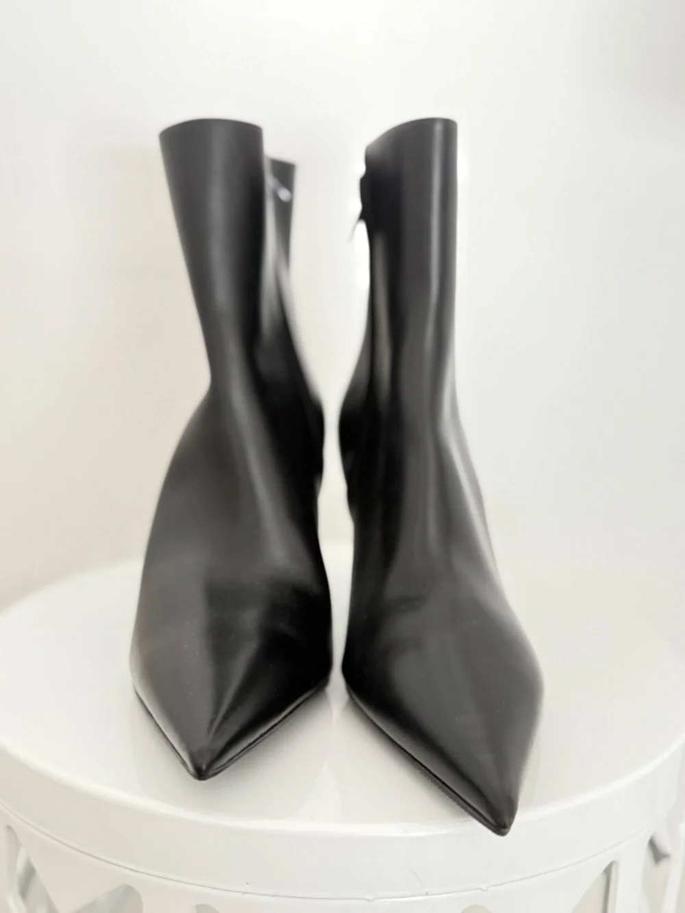 Valentino Garavani Rockstud Black Calfskin Leather Ankle Boot - Picture 4 of 9